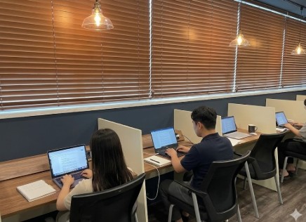 2026년 스터디카페 트렌드 - 성인 이용객을 위한 제2의 집무실 라운지 인테리어