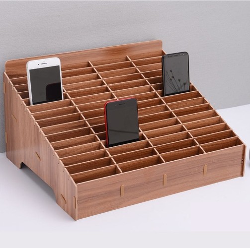 관리형 스터디카페에서 면학 분위기 조성을 위해 학습자의 스마트폰을 수거하여 보관하는 다칸 원목 휴대폰 보관함 거치대