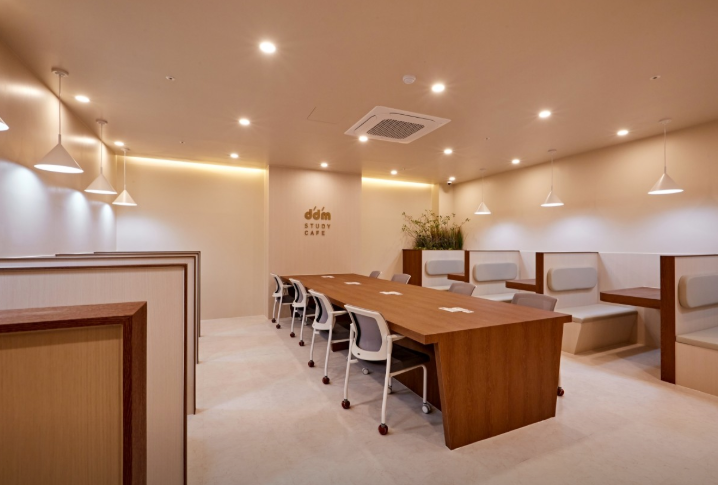 스터디카페 창업 양도양수 시 확인해야 할 깔끔한 매장 인테리어 예시