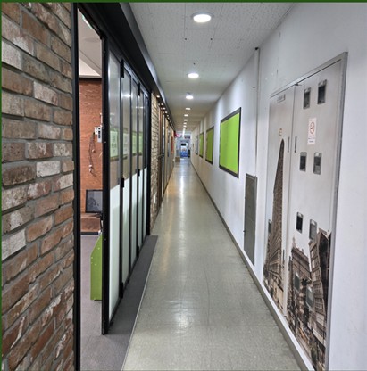 깔끔하게 관리된 상가 2층 복도와 화장실
은평구 상가 임대